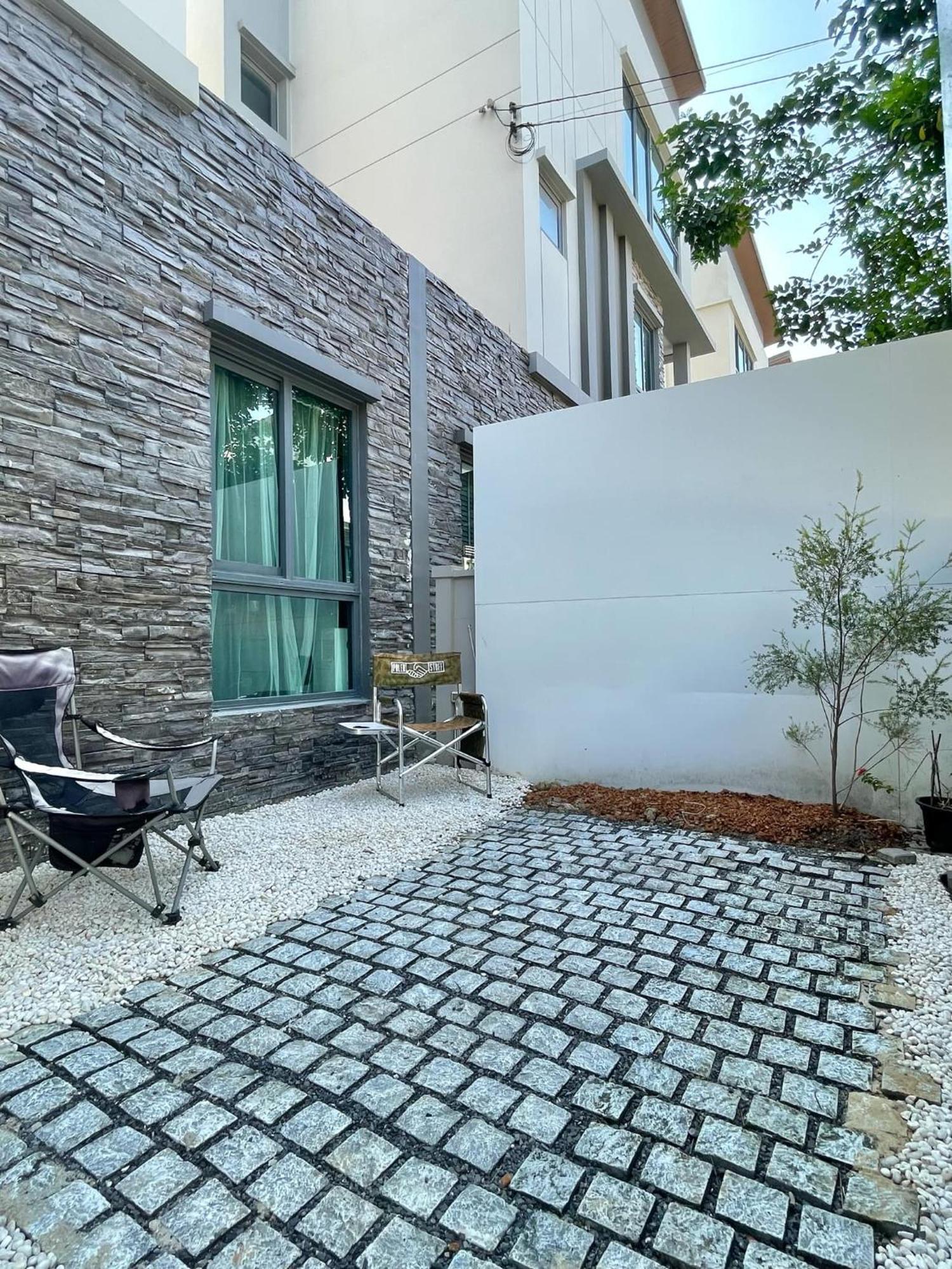 Hébergement de vacances Stylish2bd Pool&gym Near Airport *
